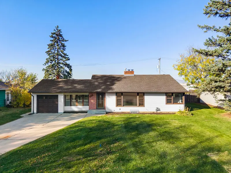 1501 Preston LN, Hopkins, MN 55343