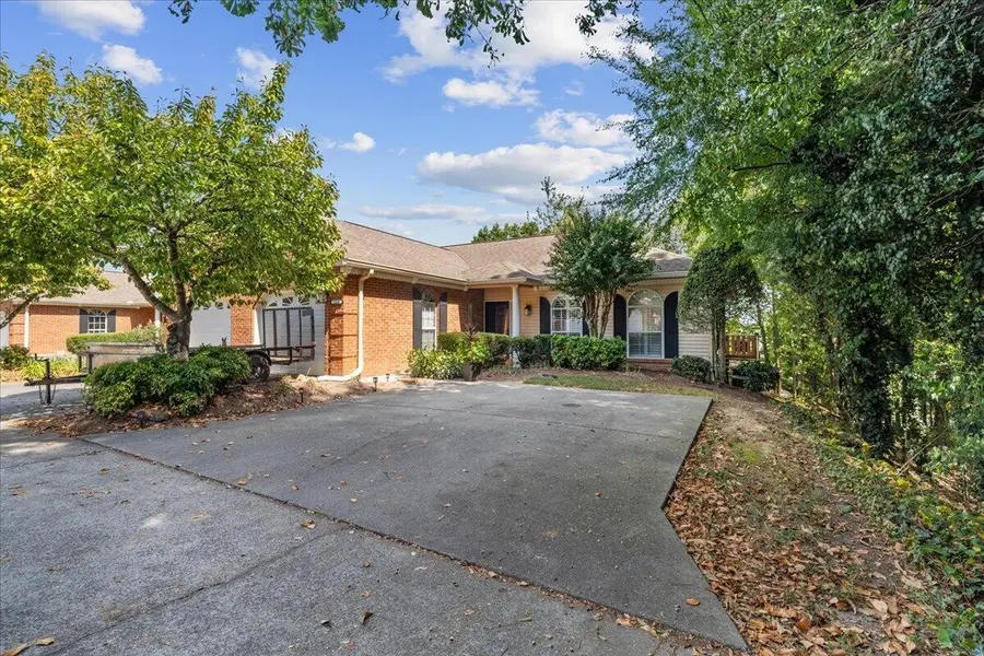 1698 Pin Oak Drive #131, Dalton, GA 30721