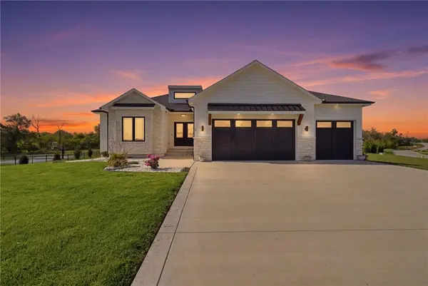 1 S Buffalo Ridge CT, Lake Winnebago, MO 64034