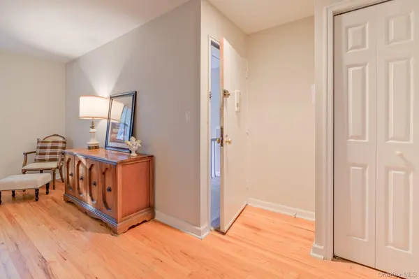 836 N Broadway #2E, Yonkers, NY 10701