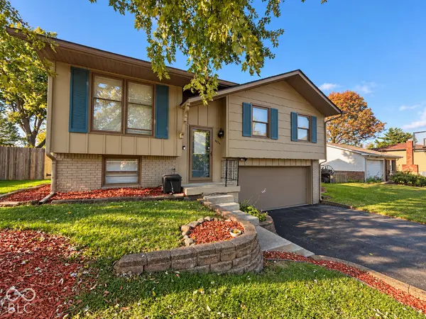 5524 Dollar Hide South DR, Indianapolis, IN 46221