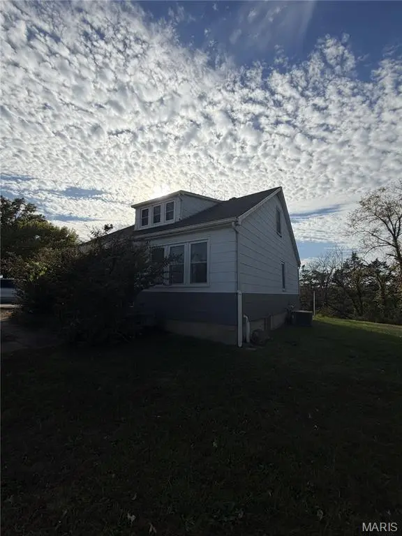 1104 Gutenberg ST, Hermann, MO 65041