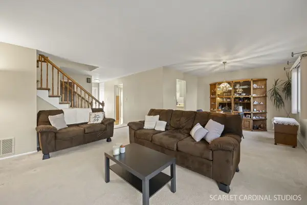 1629 Groton CT, Wheaton, IL 60189
