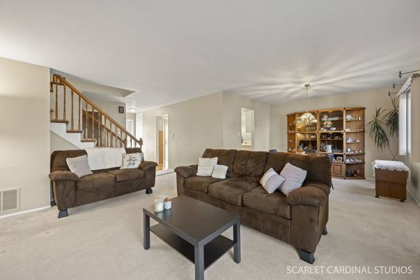 1629 Groton CT, Wheaton, IL 60189