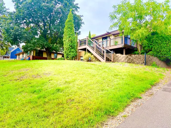 1949 Arcade ST, Maplewood, MN 55109