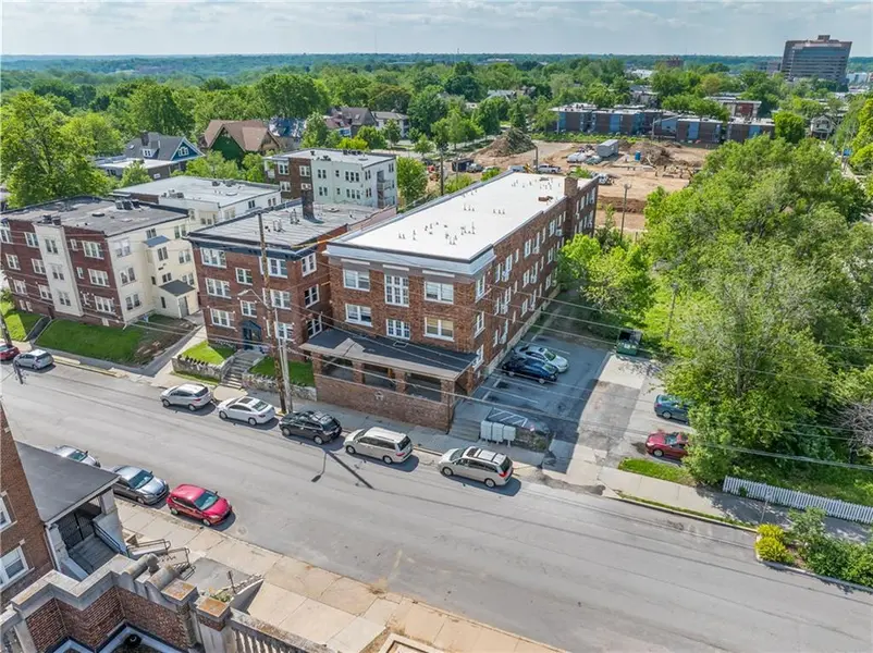 109 E 40th ST, Kansas City, MO 64111