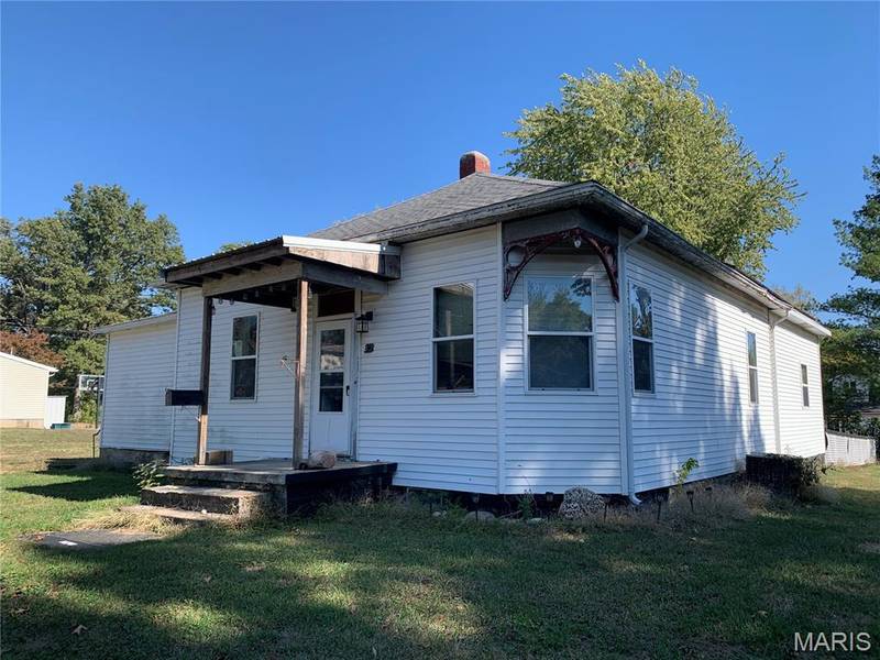 312 Charles AVE, Greenville, IL 62246