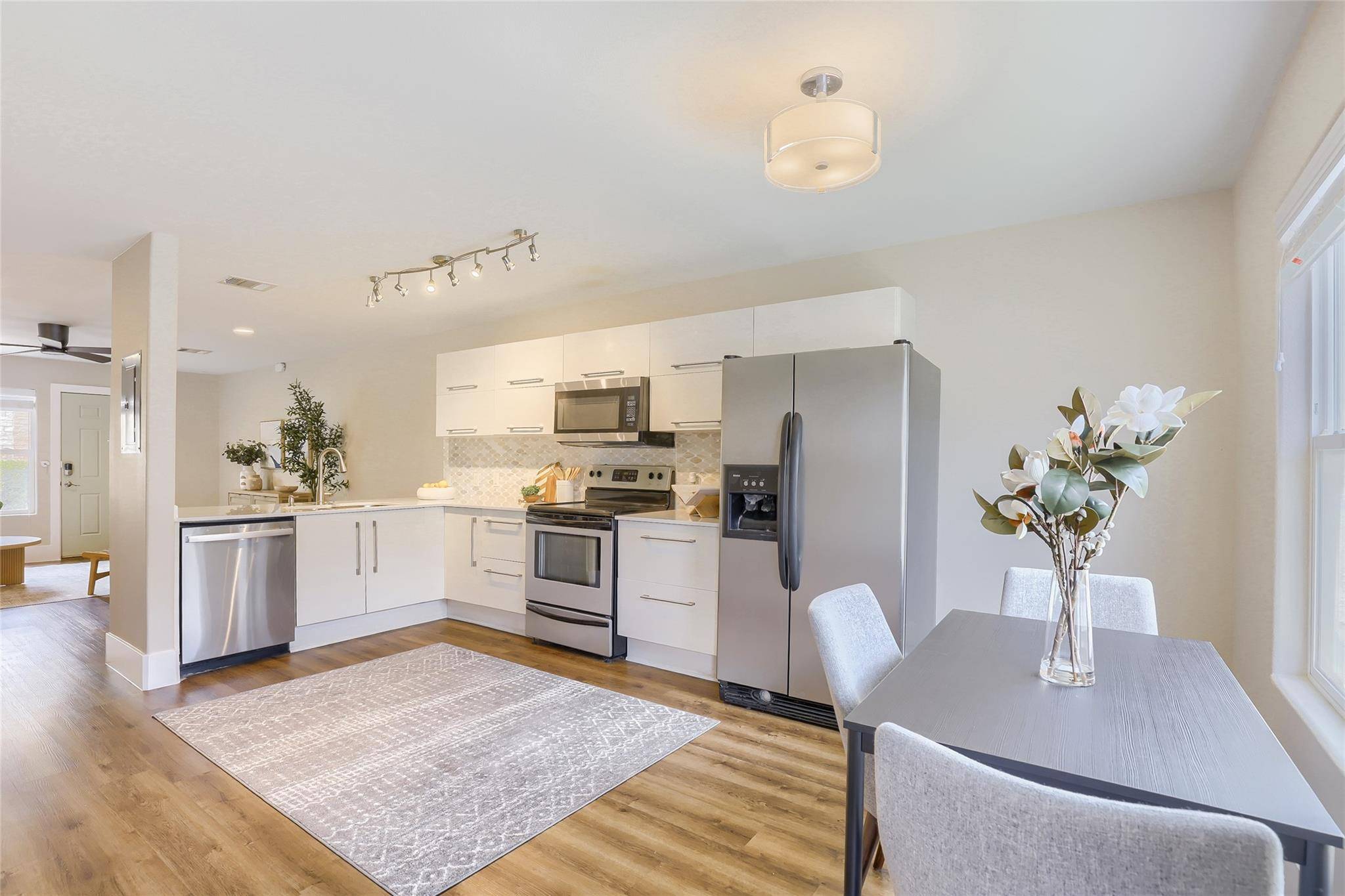 1101 Grove BLVD #306, Austin, TX 78741