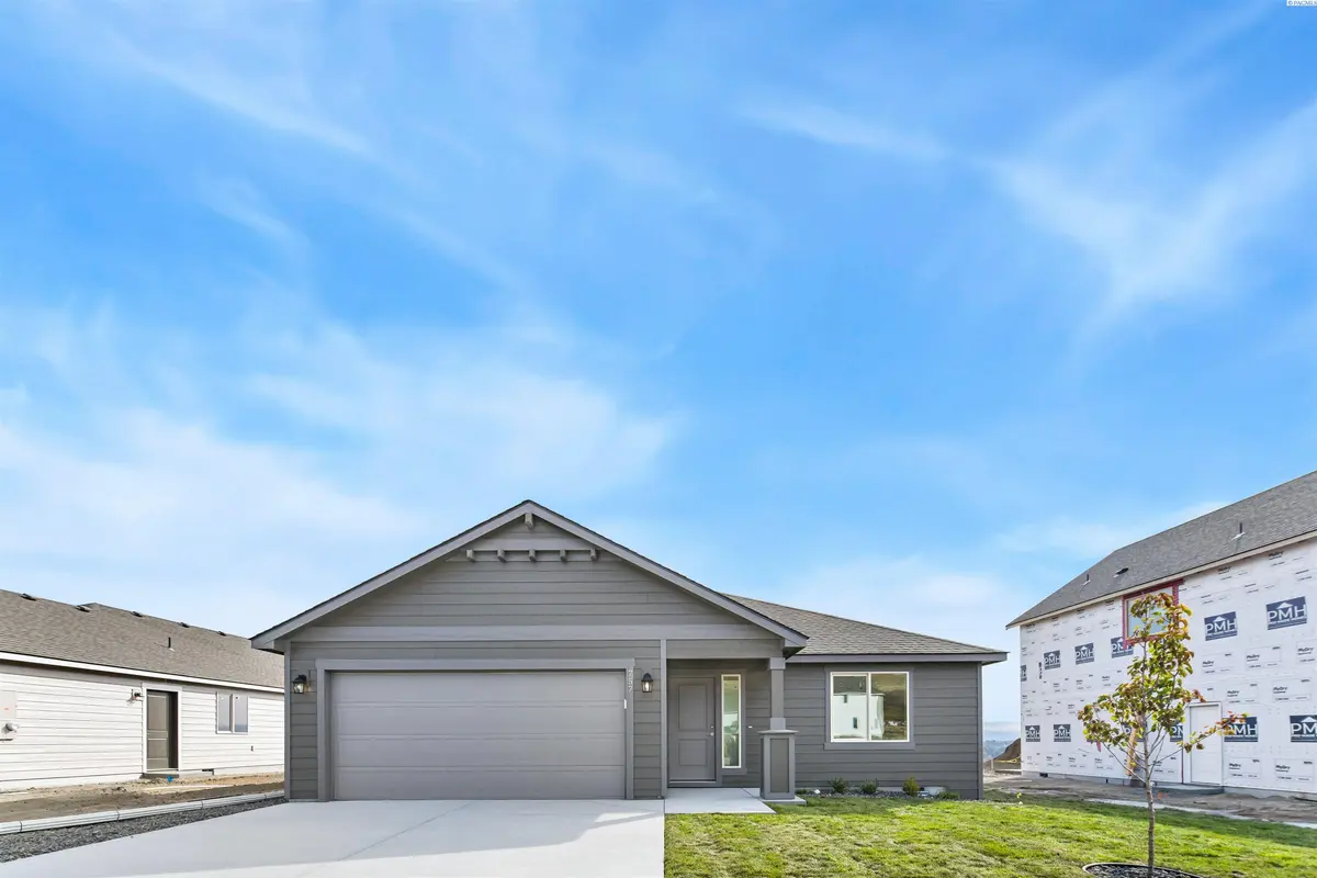 757 Honeylicious St, Richland, WA 99352