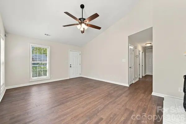 13737 Gatestone LN, Pineville, NC 28134