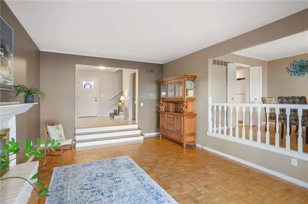 8732 WALMER ST, Overland Park, KS 66212