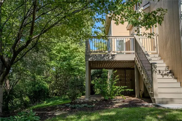 4113 Blackjack Oak DR, Lawrence, KS 66047