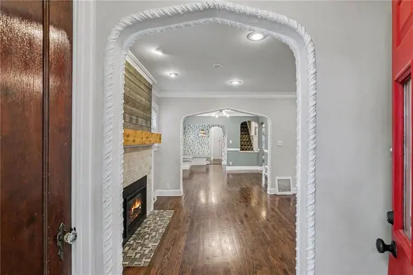 6701 Oak ST, Kansas City, MO 64113