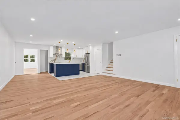 23 Davison PL, Freeport, NY 11520