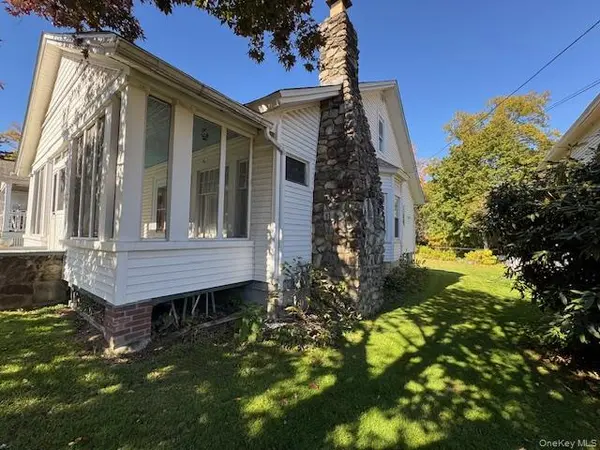 18 Oak ST, Newburgh, NY 12550