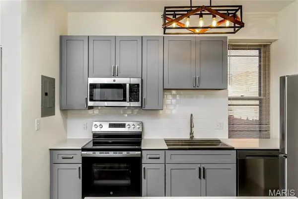 3803 Shenandoah AVE #A - 2nd floor, St Louis, MO 63110
