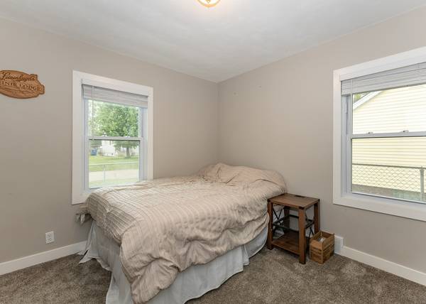 220 7th ST, Camanche, IA 52730