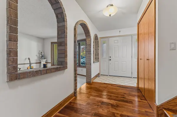 14884 Tealwood CT, Eden Prairie, MN 55347