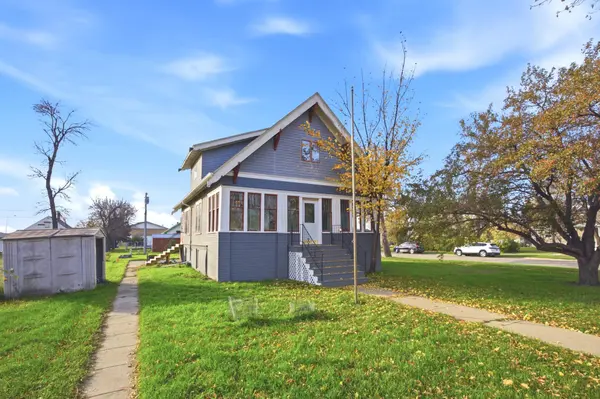 319 1st AVE SW, Hillsboro, ND 58045