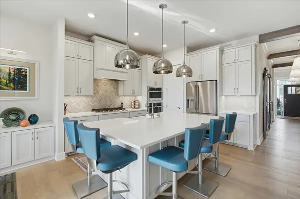 16377 Glory LN, Eden Prairie, MN 55344