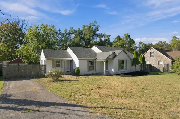 1120 Kenwood Dr, Nashville, TN 37216