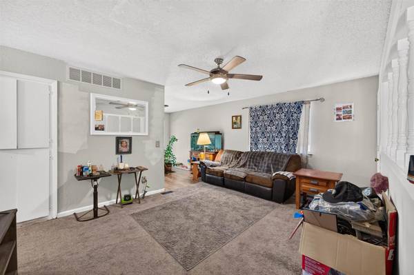 2018 E Fairchild St, Park City, KS 67219
