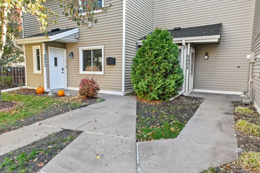 5902 Cahill AVE, Inver Grove Heights, MN 55076