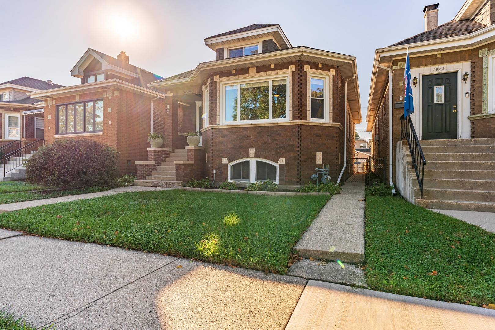 7933 W Sunset DR, Elmwood Park, IL 60707