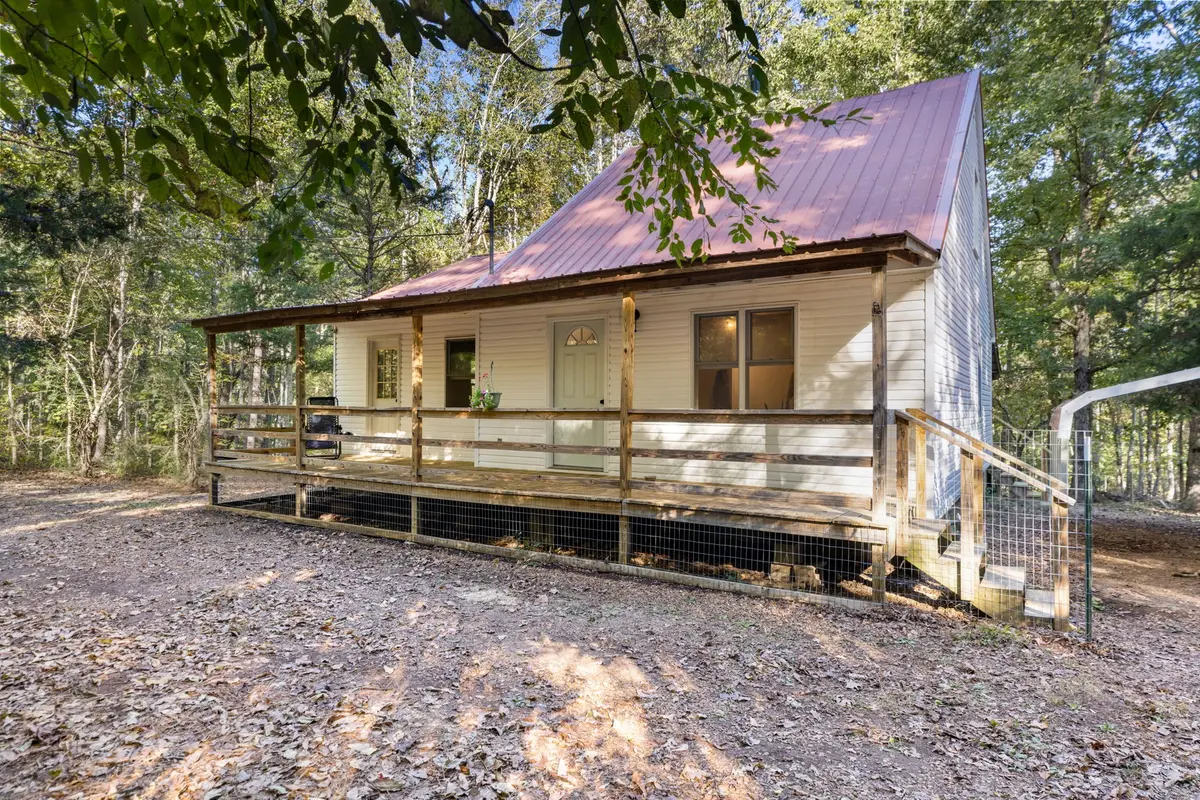 1757 Airport Ridge Rd, Linden, TN 37096