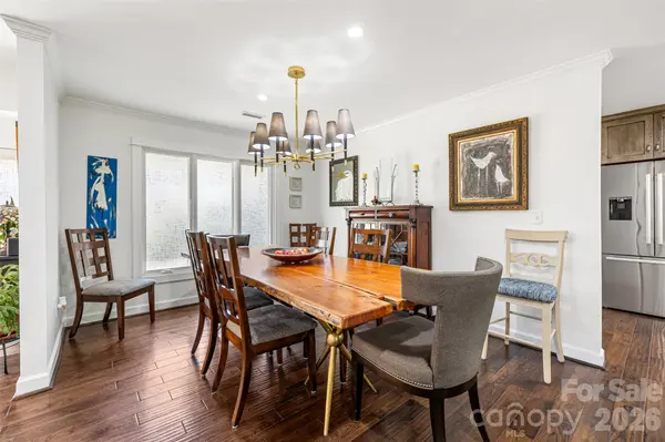 4 Thornwood LN, Lake Wylie, SC 29710