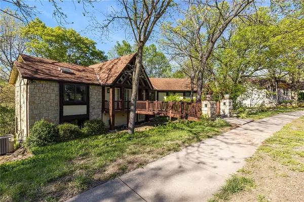 7206 Larson AVE, Kansas City, MO 64133