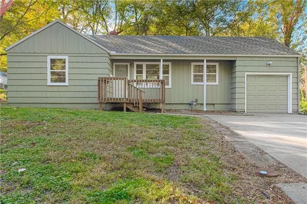 6730 Hawthorne AVE, Raytown, MO 64133
