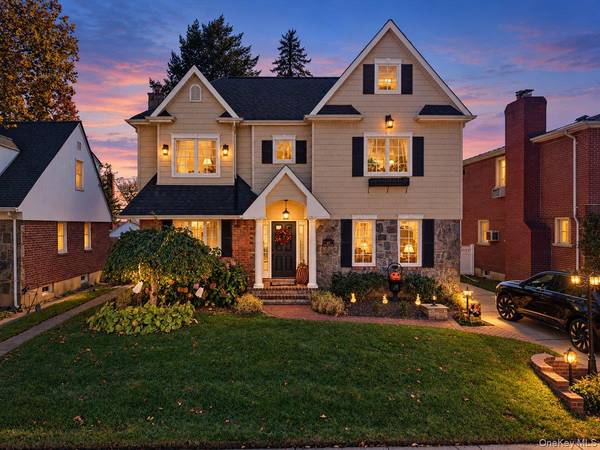 144 Lawrence ST, New Hyde Park, NY 11040