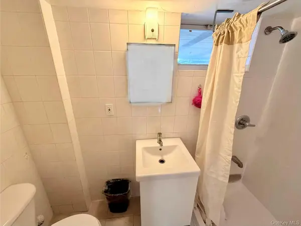 6412 155th ST, Flushing, NY 11367