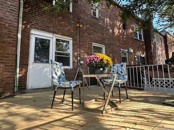 6412 155th ST, Flushing, NY 11367