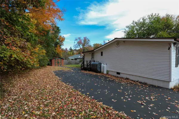 52 Belvedere LN, Saugerties, NY 12477
