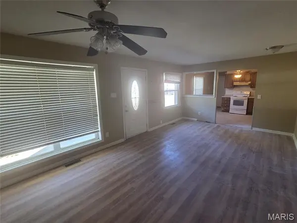 33 Steeplechase DR, St Peters, MO 63376
