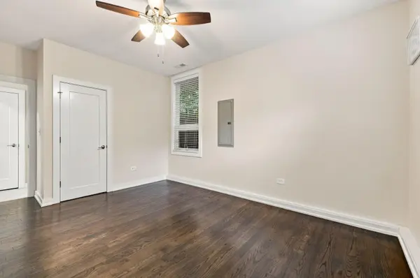 2957 W Cornelia AVE #4, Chicago, IL 60618