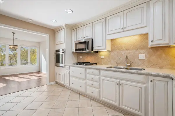 200 Lake BLVD #438, Buffalo Grove, IL 60089