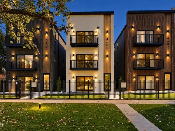 4607 S Prairie AVE #3, Chicago, IL 60653
