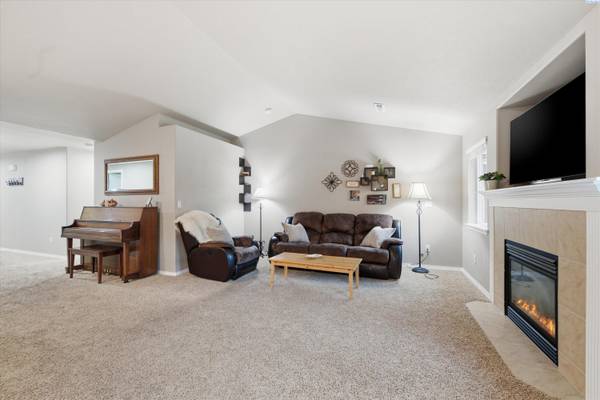 2208 S Kellogg Pl, Kennewick, WA 99338