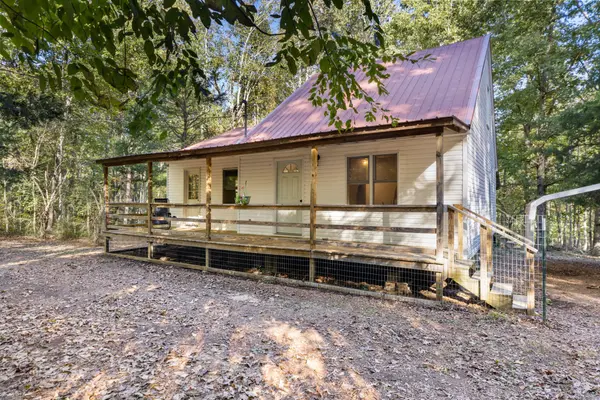 1757 Airport Ridge Rd, Linden, TN 37096