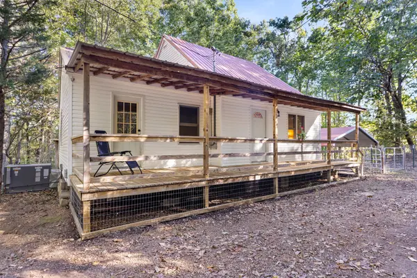 1757 Airport Ridge Rd, Linden, TN 37096
