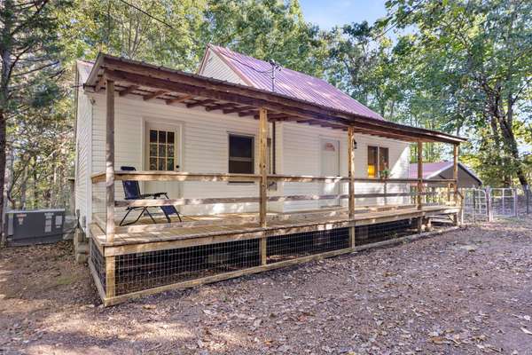 1757 Airport Ridge Rd, Linden, TN 37096