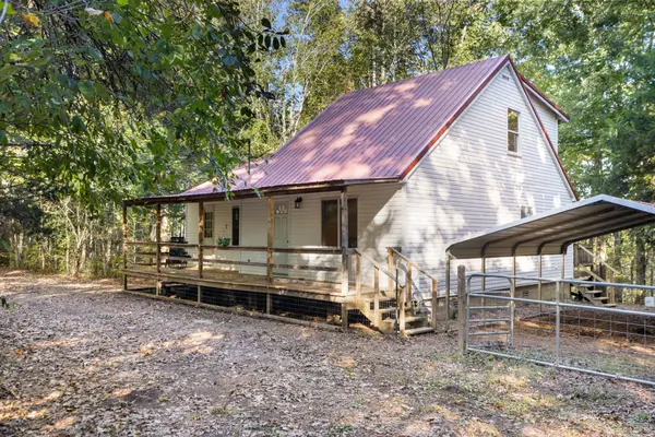 1757 Airport Ridge Rd, Linden, TN 37096