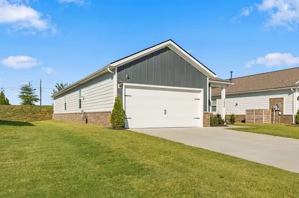 7052 Lang Ave, White House, TN 37188