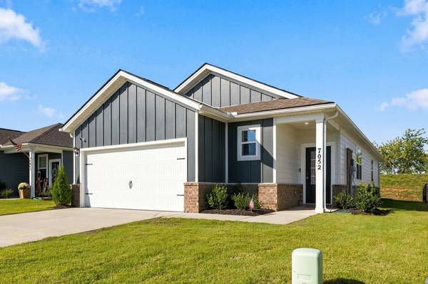 7052 Lang Ave, White House, TN 37188