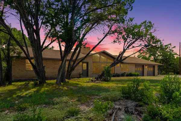 121 Merrywood LN, San Marcos, TX 78666
