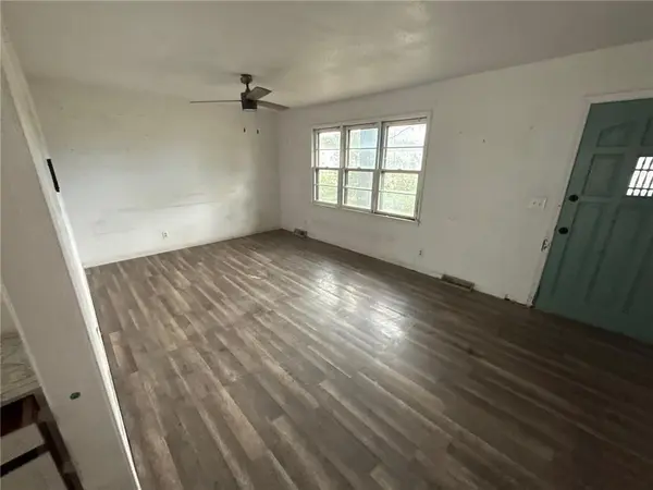 106 S Depot ST #E, Centerview, MO 64019
