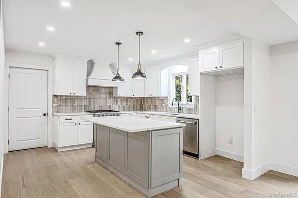 42 Homestead AVE, Westhampton Beach, NY 11978